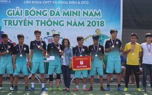Giải bóng đá nam truyền thống liên khoa CNTT-Điện-Ô tô ĐH Đông Á 2018